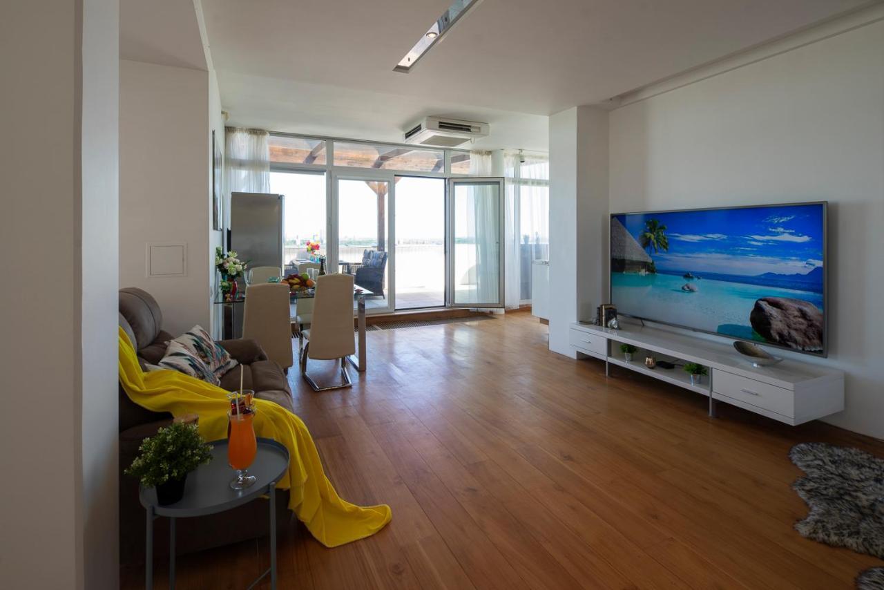 Skyhouse Riga Private Penthouse And Spa Buitenkant foto