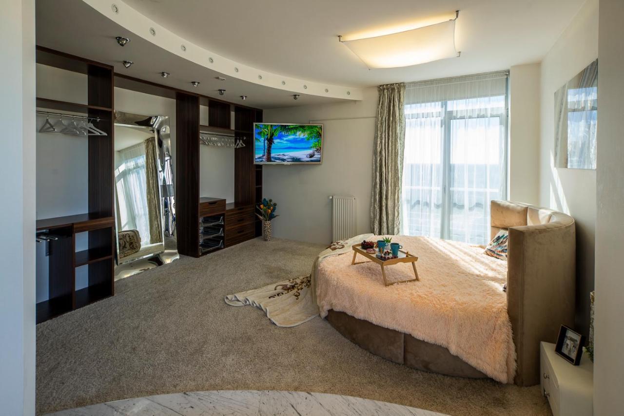 Skyhouse Riga Private Penthouse And Spa Buitenkant foto